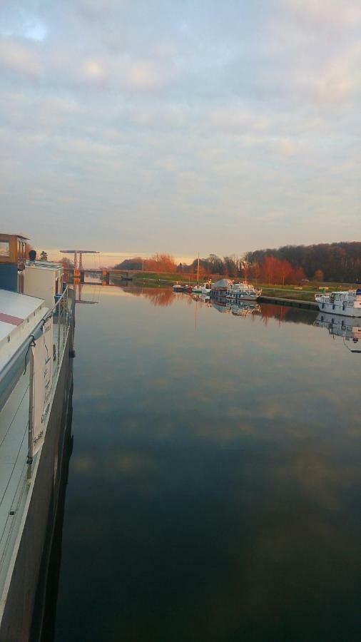 Odyssee Gite Sur Peniche Saint-Valery-sur-Somme Exterior photo